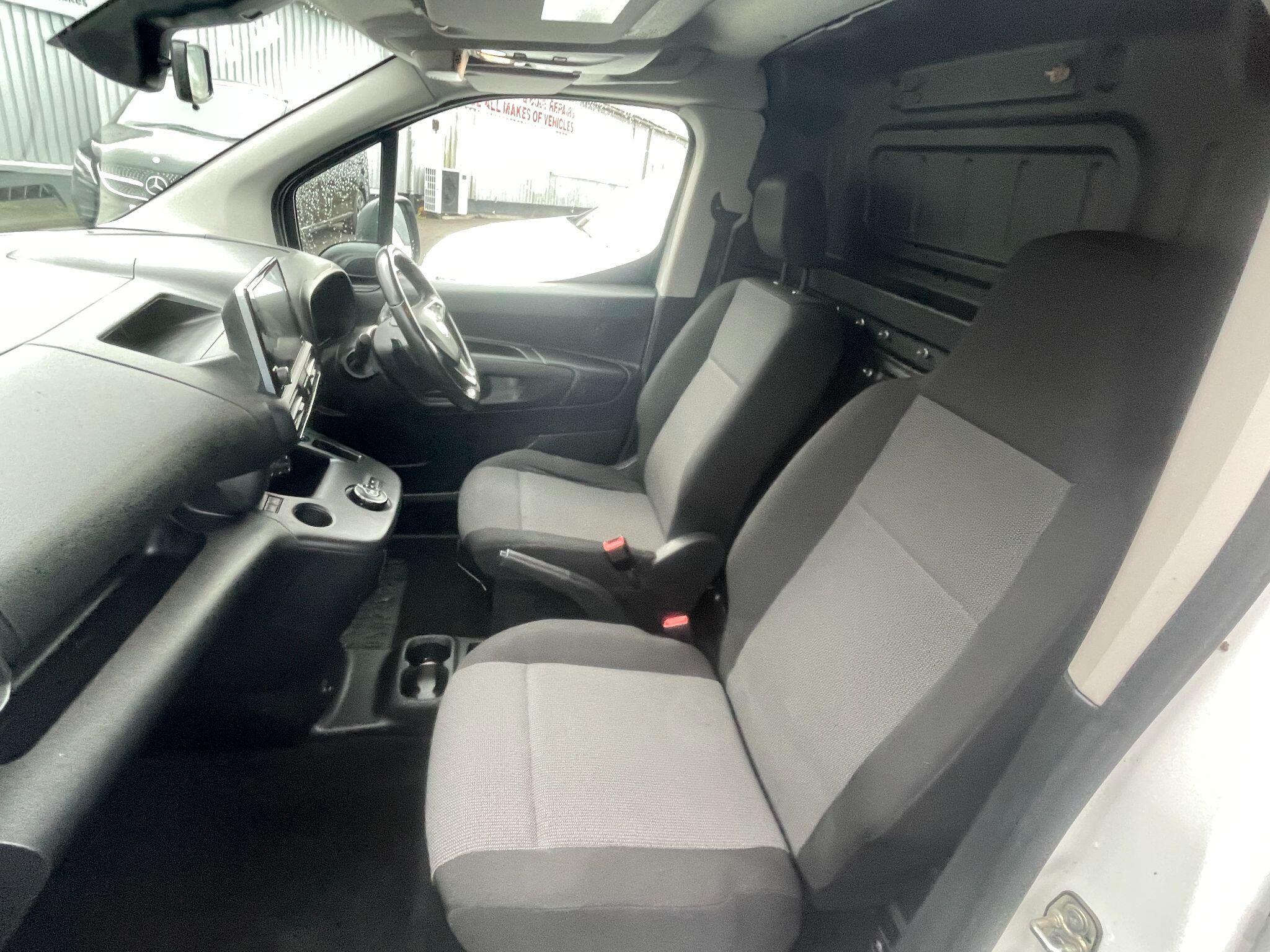 Vauxhall Combo - image 15